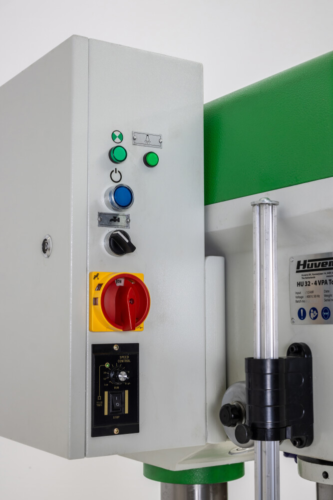 Kolomboormachine 32 mm met tapfunctie, automatische voeding en variabel toerental