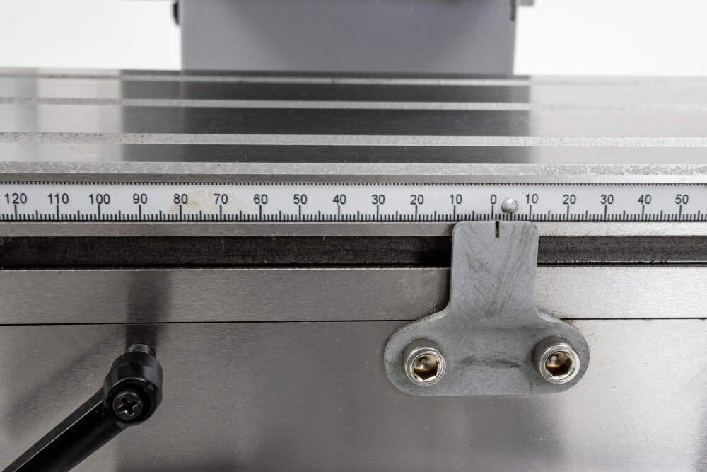 Tandwiel boorfreesmachine met digitale uitlezing