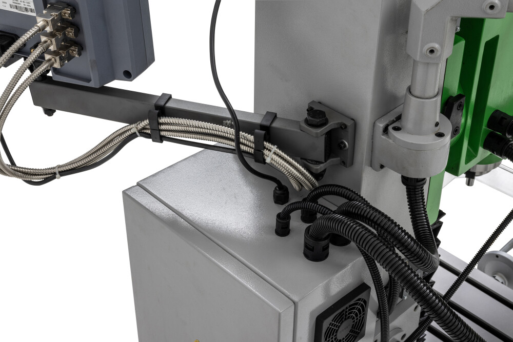 Gear-head milling machine with digital readout and variable speed
