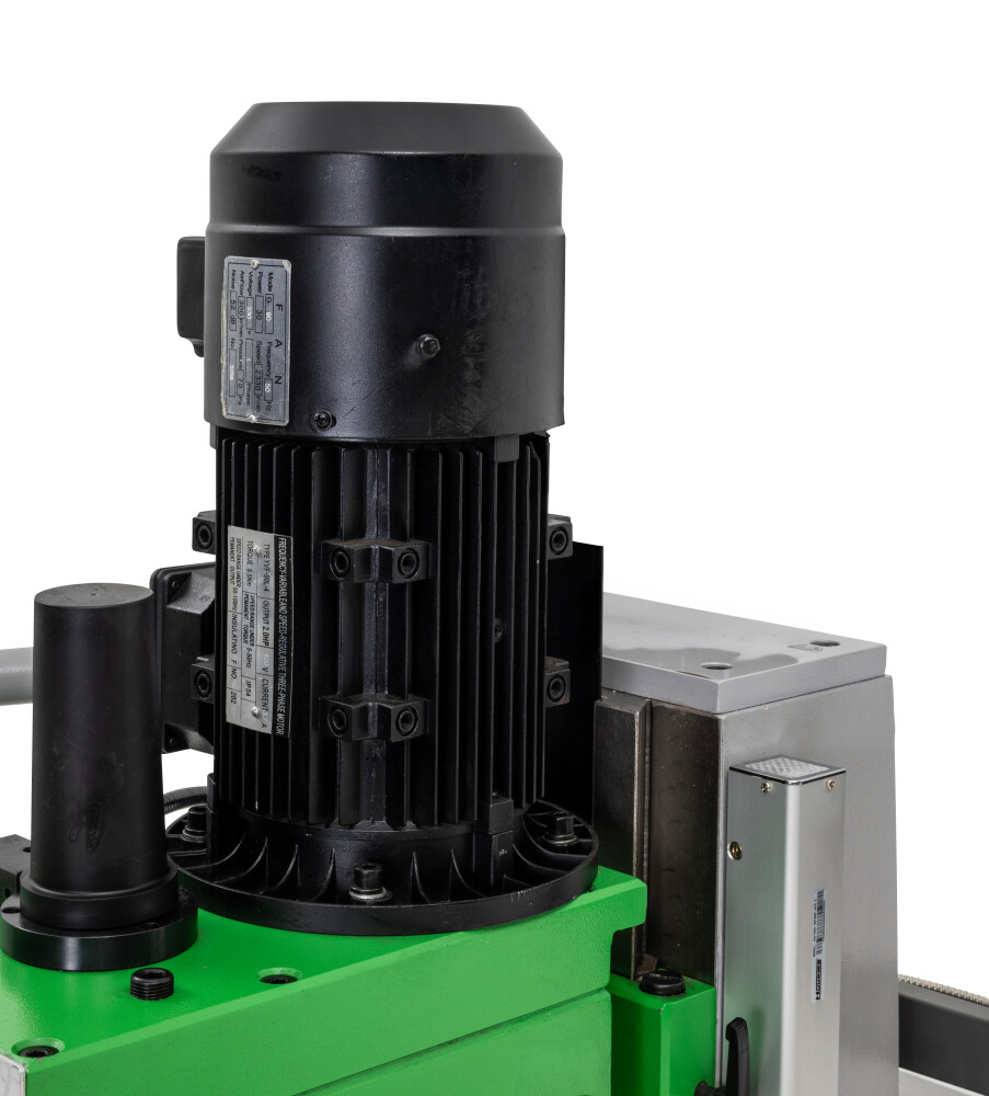 Gear-head milling machine with digital readout and variable speed