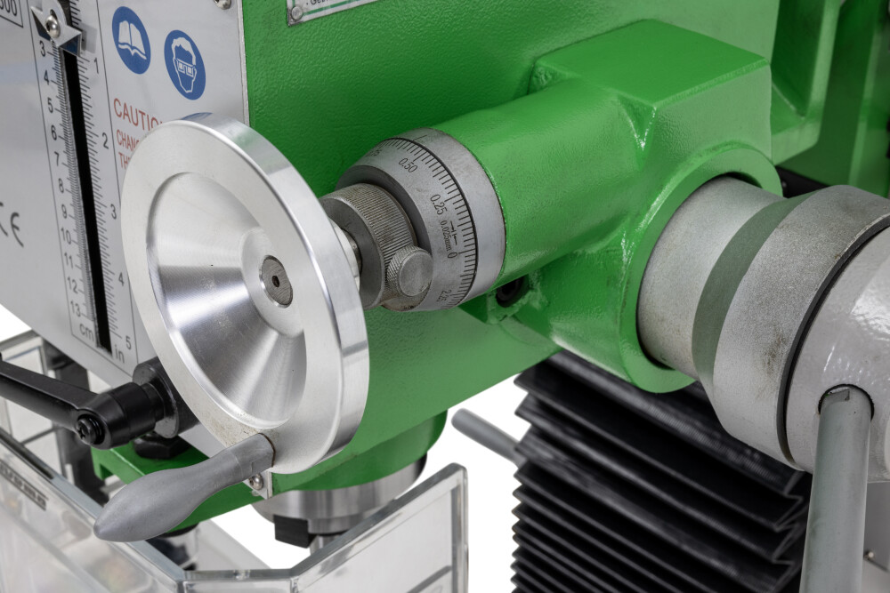 Tandwiel boorfreesmachine met digitale uitlezing