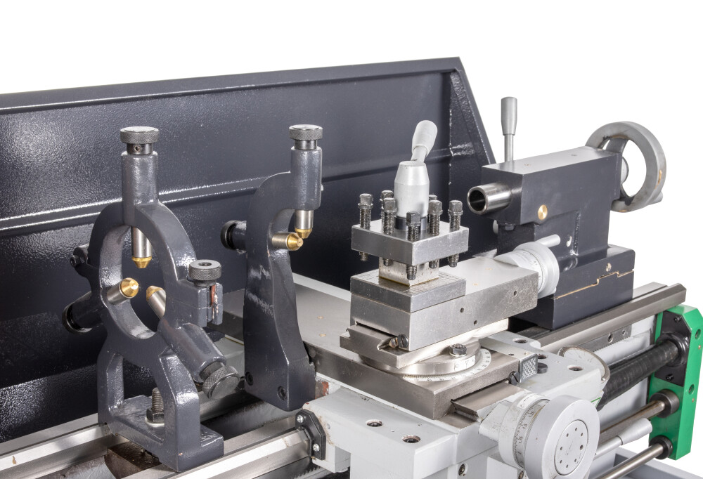 Draaibank 300x910 mm met variabel toerental en digitale uitlezing