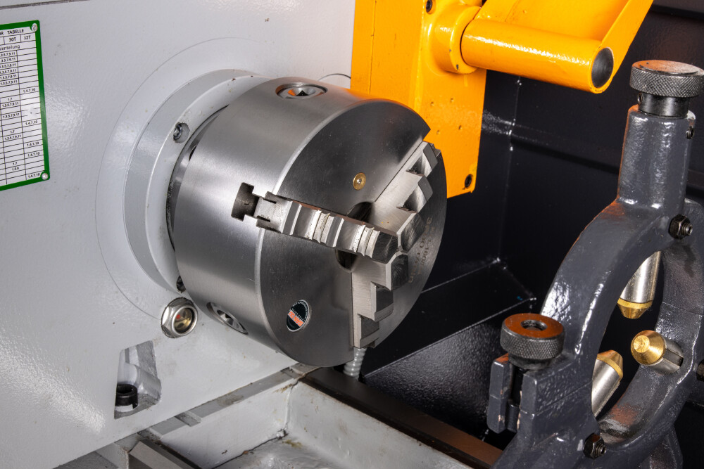 Draaibank 300x910 mm met variabel toerental en digitale uitlezing