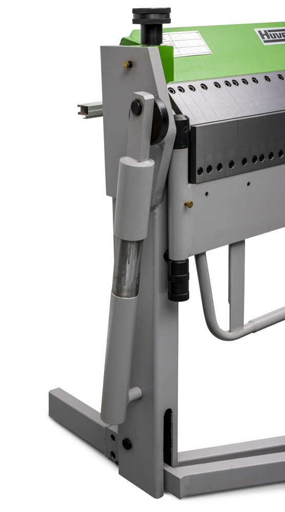 Hand- and footoperated folding machine