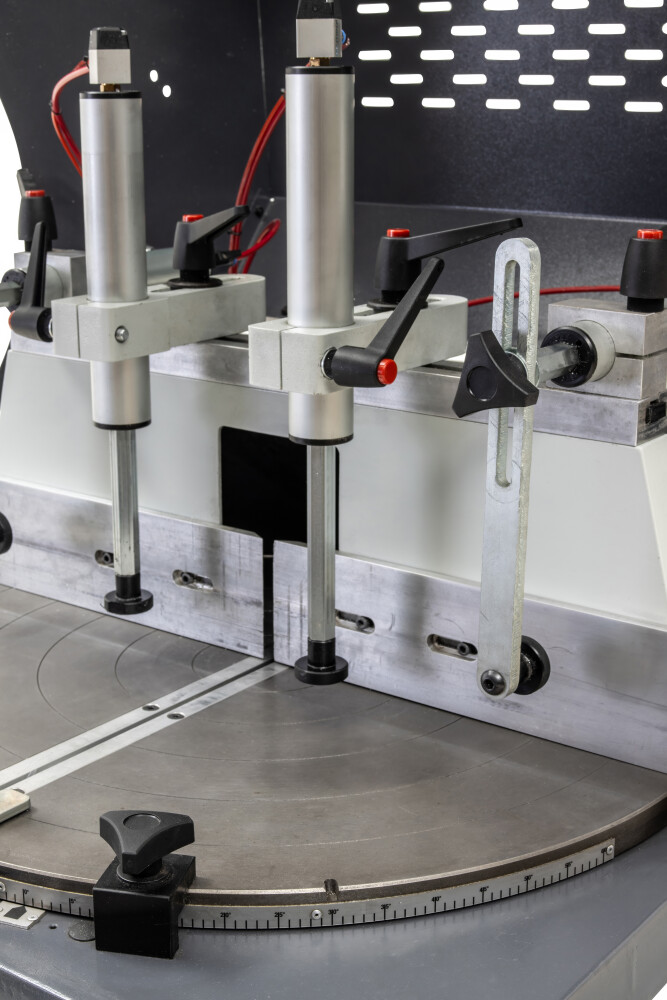 Aluminium saw