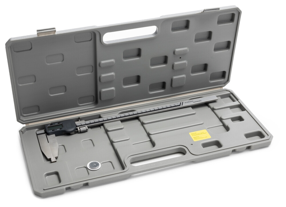 Digital control caliper with fine adjustment