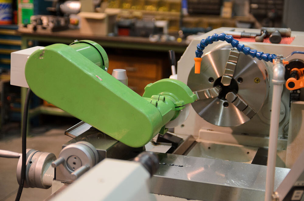 Precision toolpost grinder for lathe