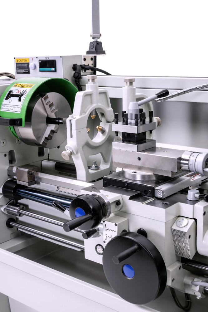 Draaibank 360x750 mm met variabel toerental