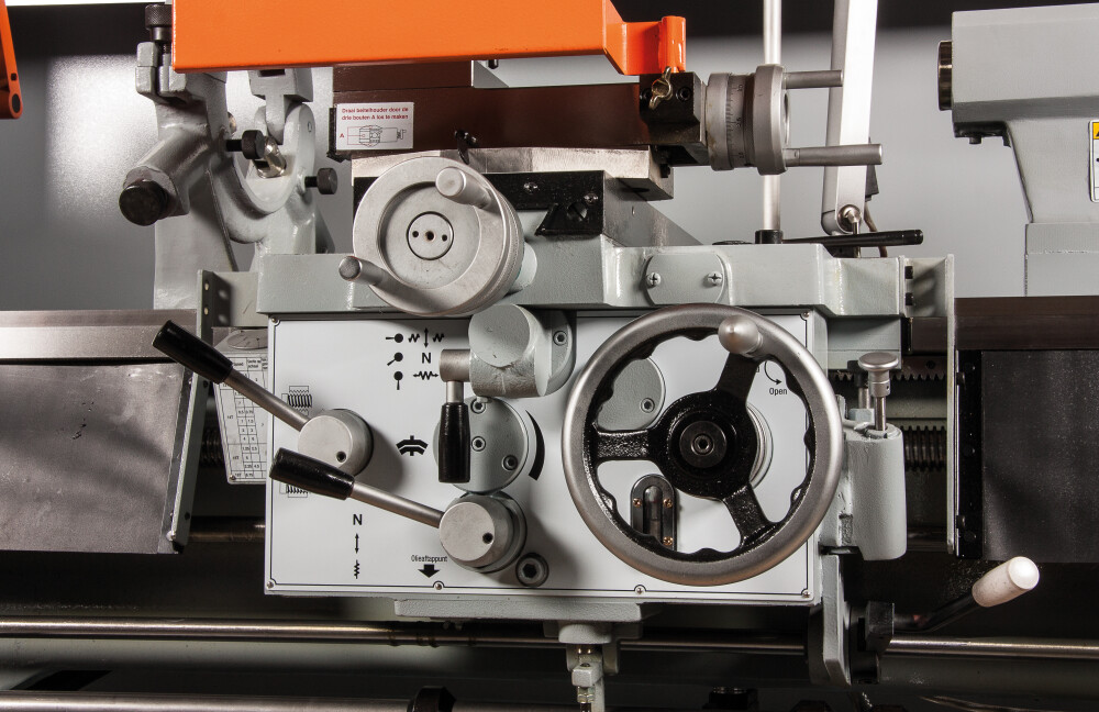 Drehmaschine 530x1500 mm mit variabler Geschwindigkeit