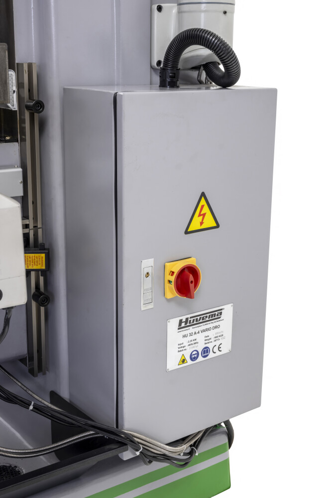 Torenfreesmachine ISO40 met digitale uitlezing en 3 assige voeding
