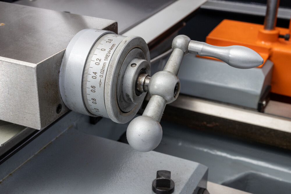 Tour 460x1000 mm avec lecture digitale