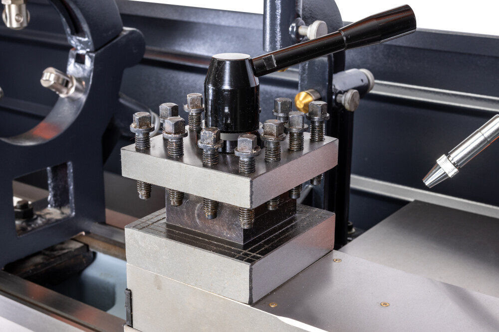 Draaibank 560x2000 mm met digitale uitlezing