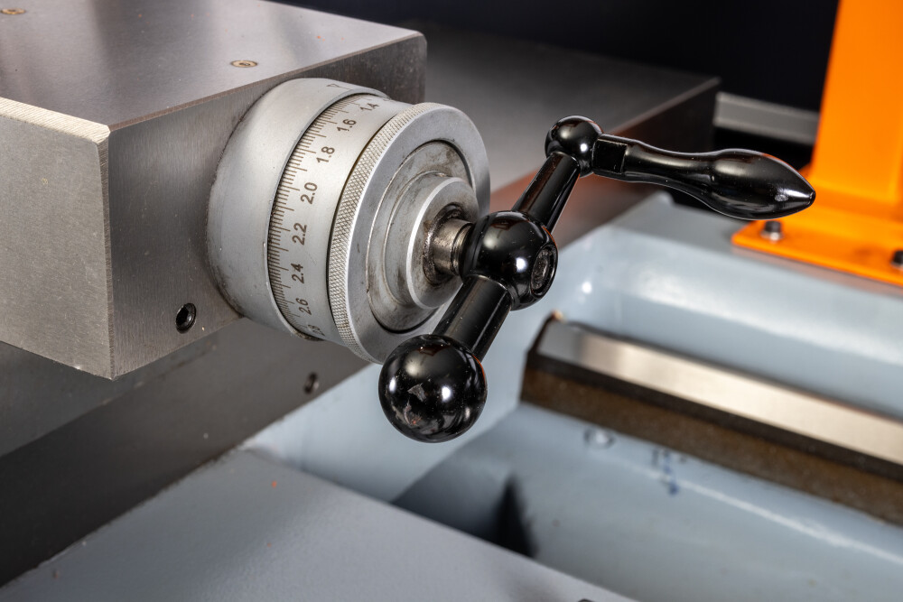 Draaibank 560x2000 mm met digitale uitlezing