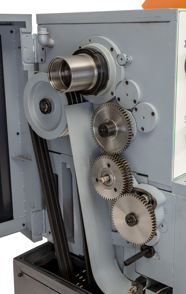 Draaibank 560x2000 mm met digitale uitlezing