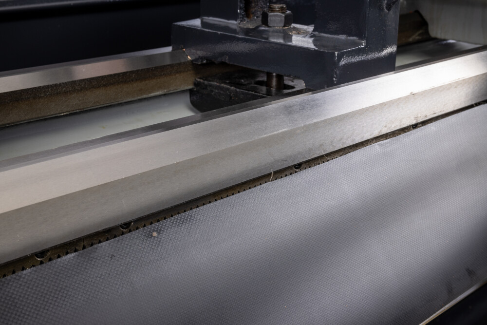 Draaibank 560x1500 mm met digitale uitlezing en variabel toerental