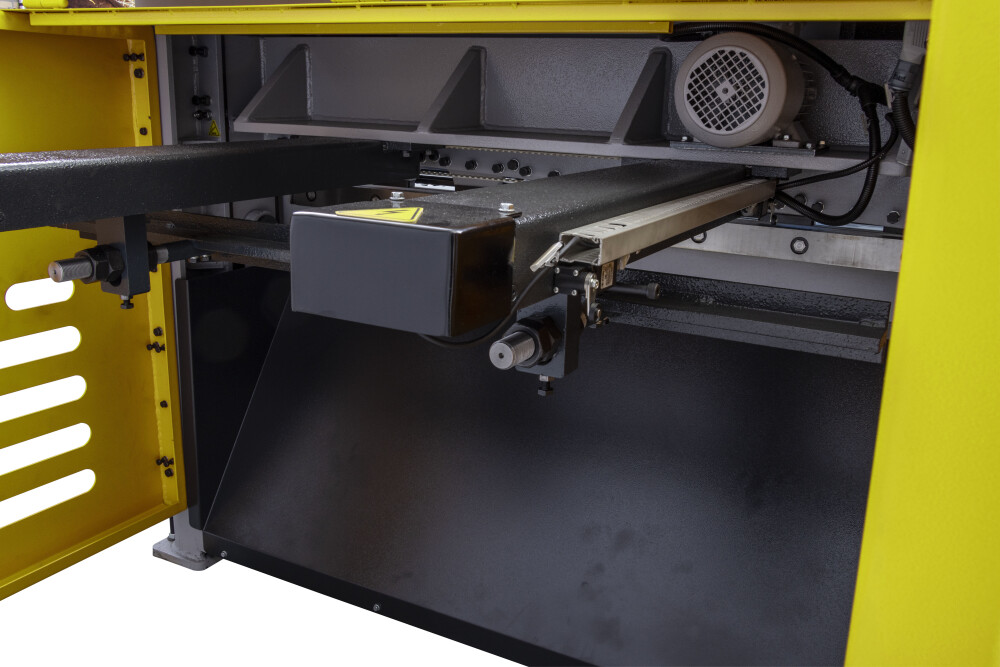 Mechanical guillotine shear