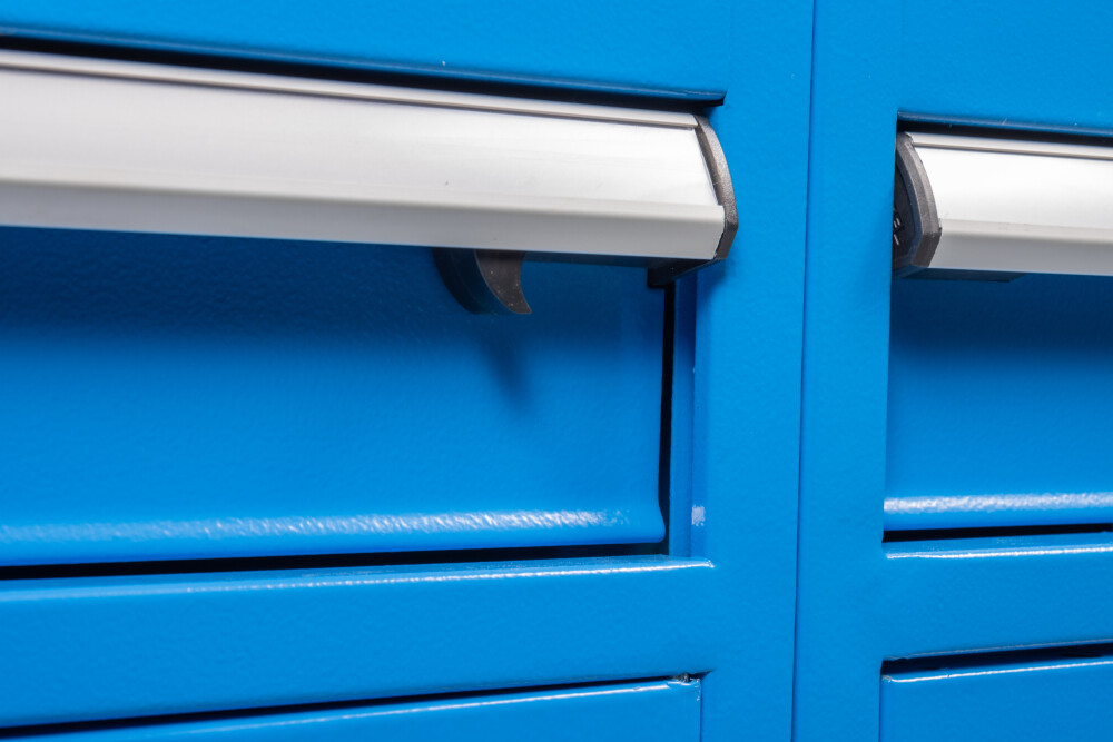 Mobile Werkbank mit Werkzeugwand mit 2,5 cm MDF-Arbeitsplatte