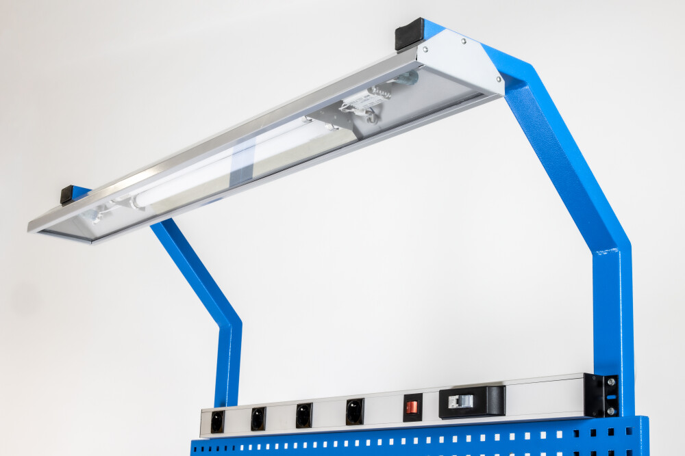 Mobile Werkbank mit Werkzeugwand mit 2,5 cm MDF-Arbeitsplatte