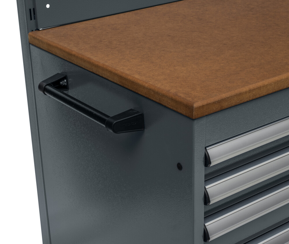 Mobiele werkbank met gereedschapswand