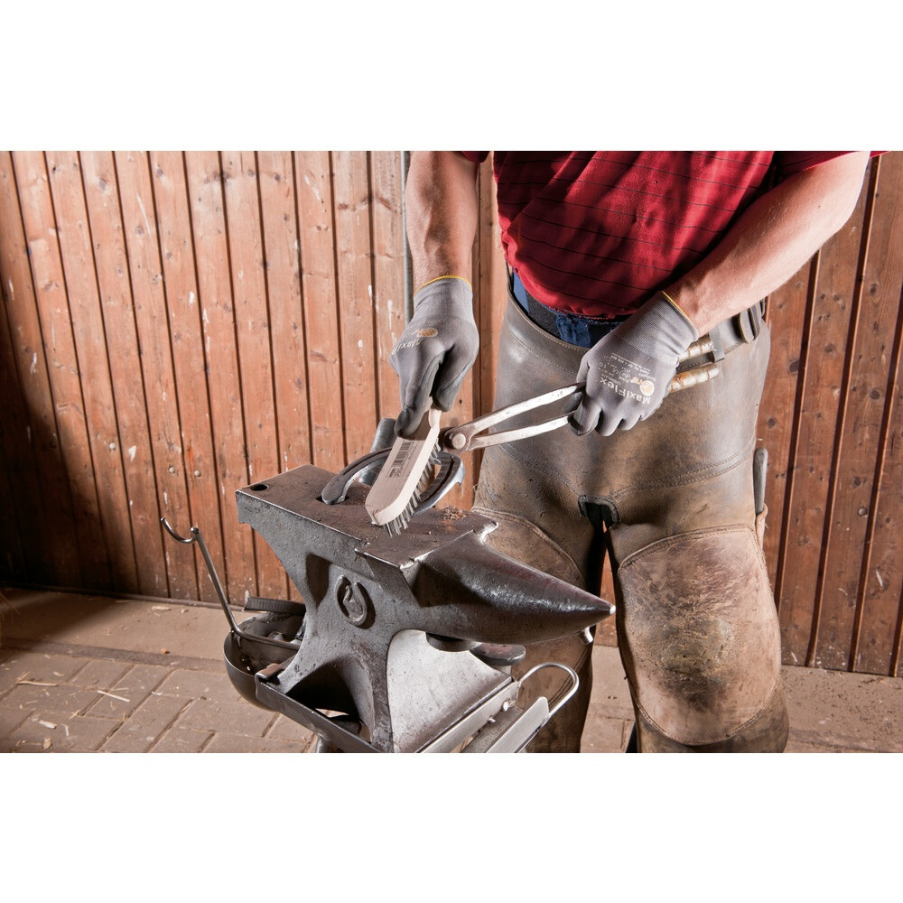Hand brush universal