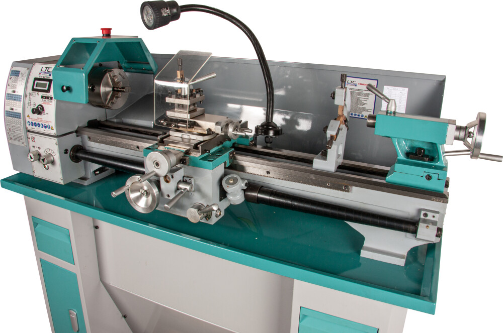 Draaibank 250x750 mm met variabel toerental en digitale uitlezing
