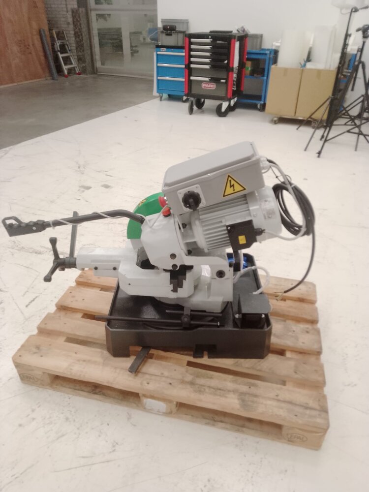 Metal cut-off saw – Not new, but good!