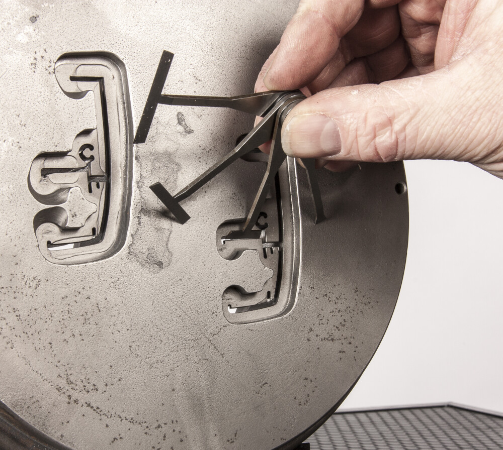 Jeu de règles multiples pliables en forme d'éventail